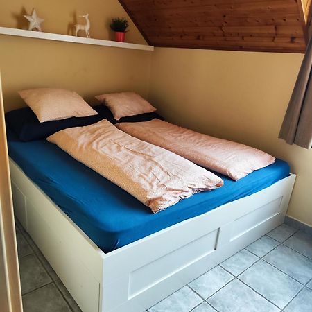 Szigeti Apartmanhaz Печ Екстер'єр фото