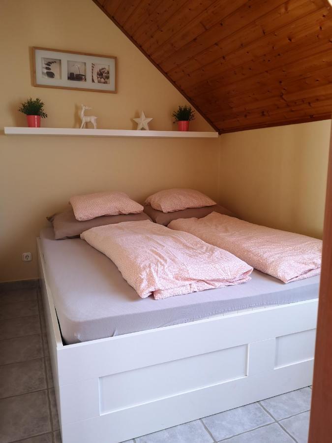 Szigeti Apartmanhaz Печ Екстер'єр фото