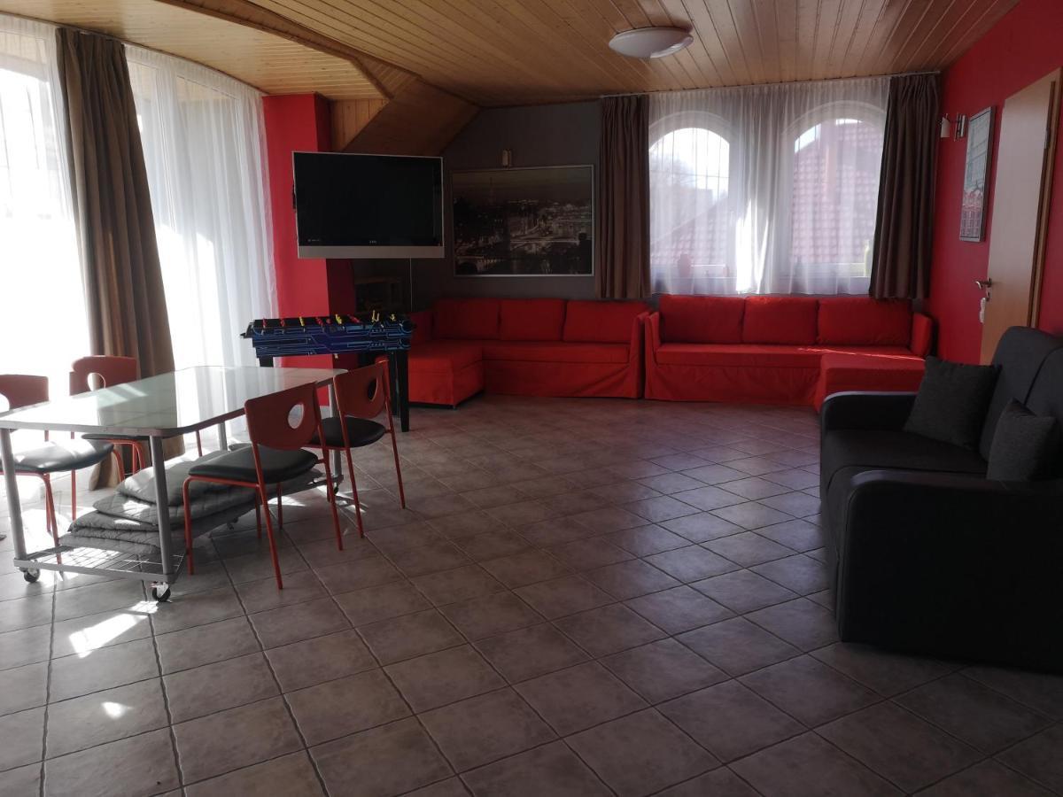 Szigeti Apartmanhaz Печ Екстер'єр фото