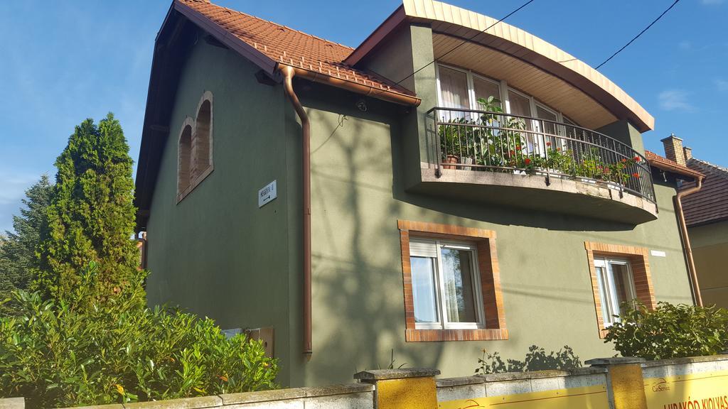 Szigeti Apartmanhaz Печ Екстер'єр фото